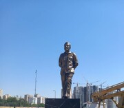 رونمایی از تندیس شهید حاجی‌زاده در منطقه ۲۲ 