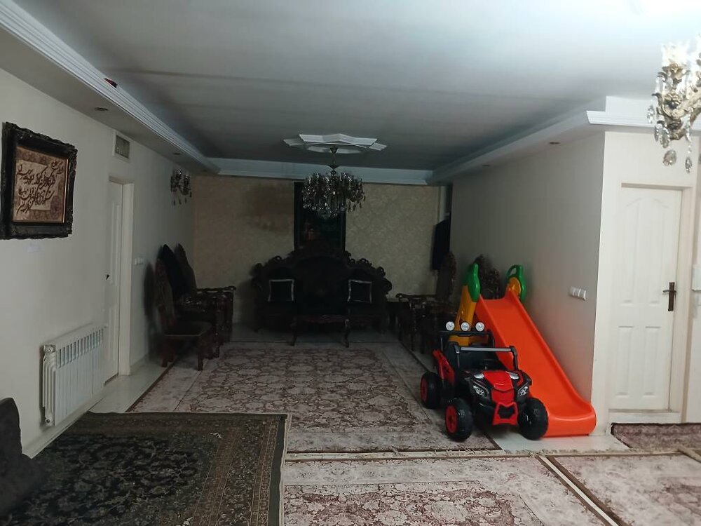 اجرای فاز دوم پویش «خانهها میزبان زائرین»؛ روایت میزبانی مردم منطقه ۱۰ از زائران مراسم وداع و تشییع «رهبر شهید»