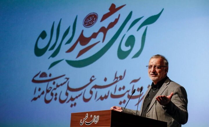 نقش محوری مردم در برگزاری باشکوه تشییع رهبر شهید انقلاب / باید اداره امور را به مردم منتقل کنیم