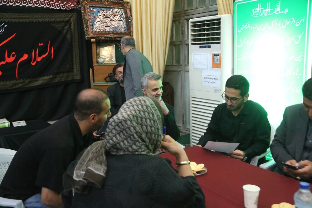برگزاری میز خدمت مشترک شهرداری منطقه ۱۰ و قوه قضاییه با استقبال شهروندان