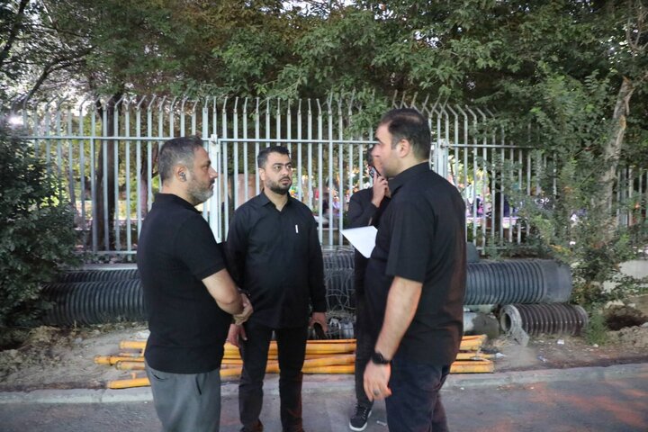 بازدید جانشین ستاد اسکان منطقه ۱۷ از محل‌های اسکان زائران مراسم تشییع رهبر شهید انقلاب