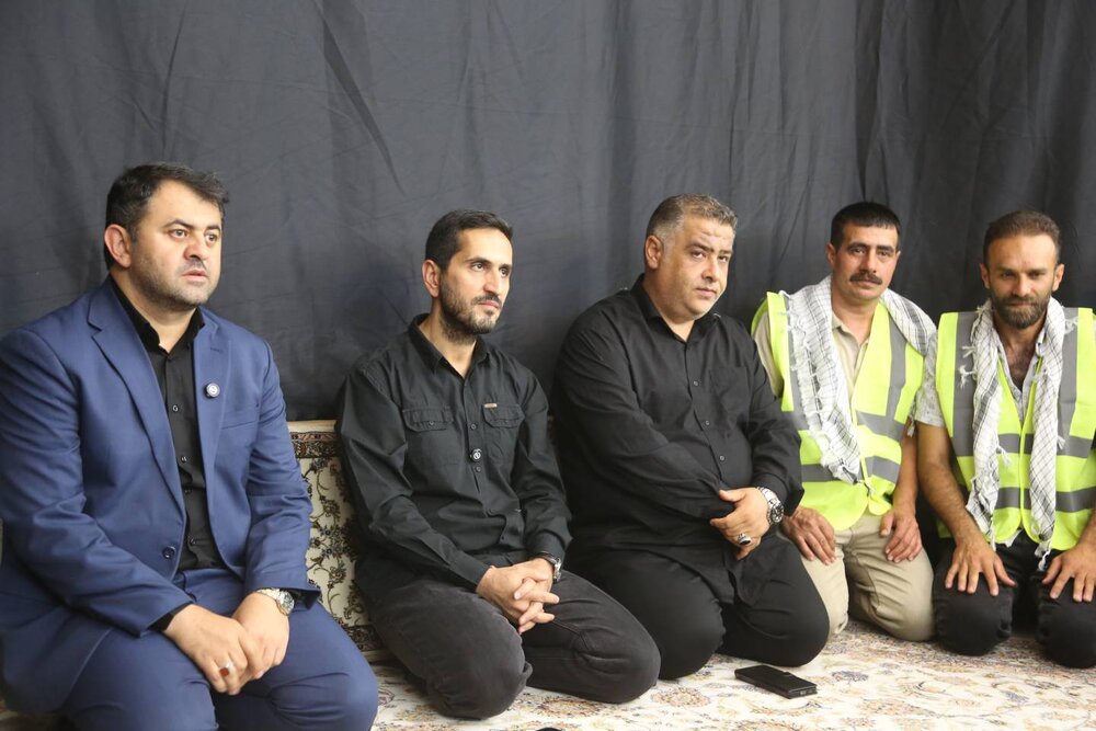 منطقه ۱۰ میزبان نخستین کاروان خادمین رهبر شهید از آذربایجان غربی شد
