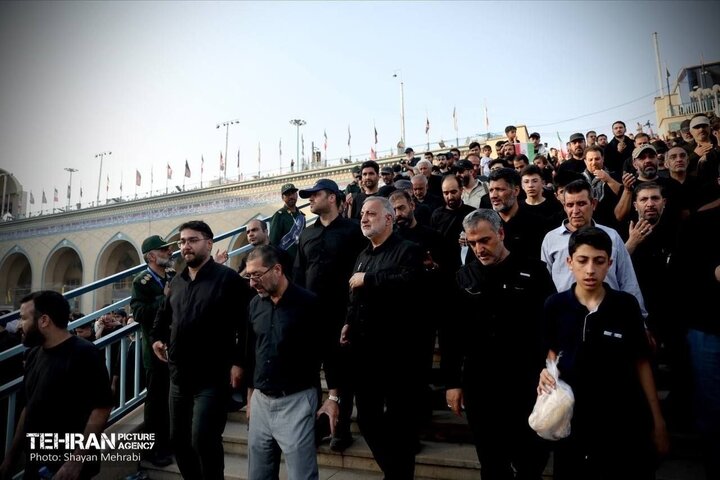 حضور شهردار تهران در آیین وداع و اقامه نماز بر پیکر مطهر رهبر شهید