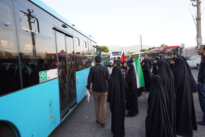  میزبانی شهرداری منطقه یک از کاروان‌های زائران در آیین وداع با «رهبر شهید»