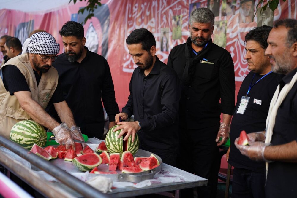 حضور شهردار در موکب اجتماعی منطقه پس از اقامه نماز بر پیکر «رهبر شهید»