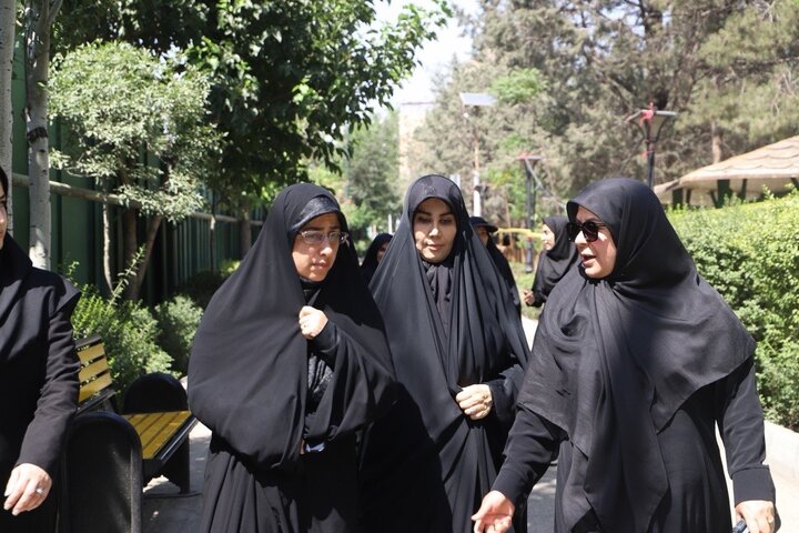 بازدید عضو شورا از خدمات ویژه بانوان زائر در بوستان بهشت مادران 