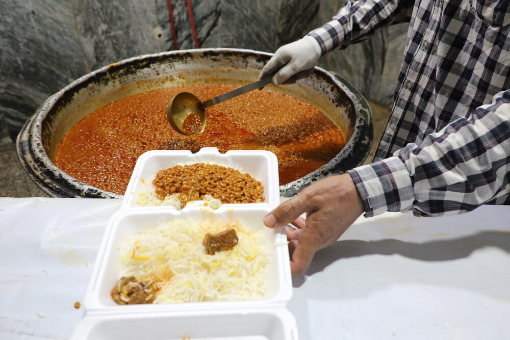 اقدامات معاونت مالی و اقتصاد شهری منطقه۱۳ برای تجهیز ۱۷۰ محل اسکان موقت زائران