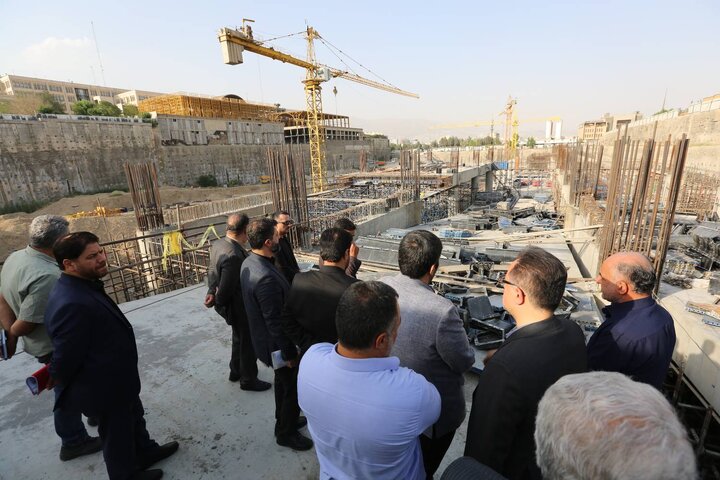 بازدید مدیران ارشد شهرداری تهران از «پارکینگ فرهنگ» و «باغ نمایش»