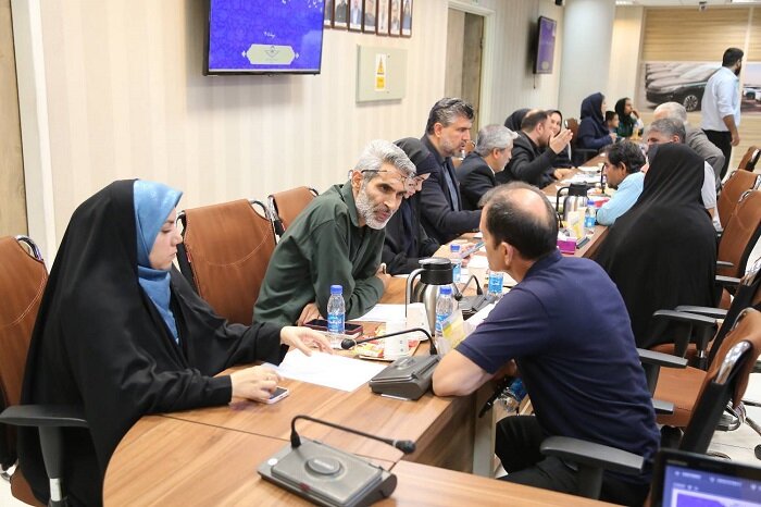 چهارمین میز خدمت تاکسیرانی تهران و بررسی رو در روی دغدغه‌های تاکسیرانان