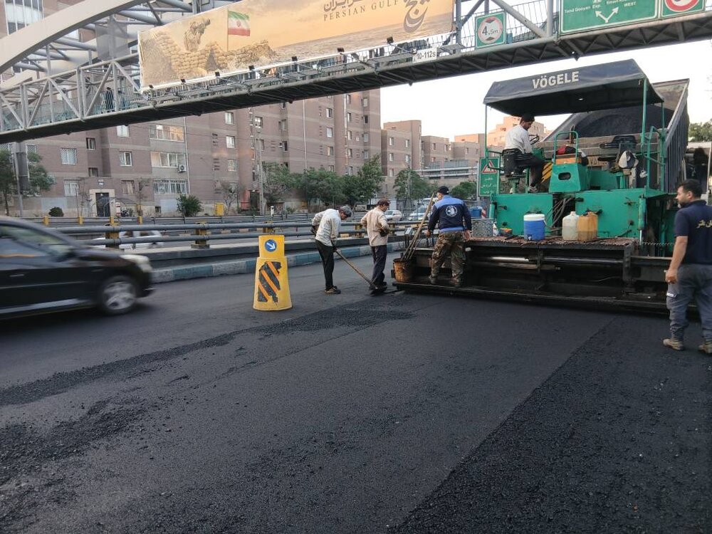 بهسازی مسیر شمال به جنوب بزرگراه شهید نواب صفوی با ۱۲۰ تن آسفالت