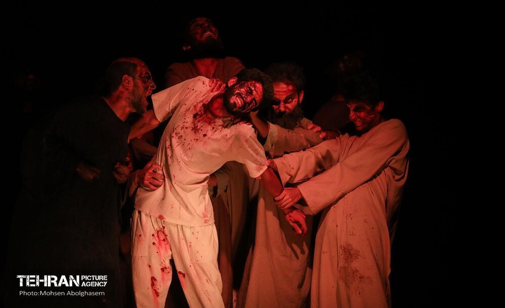 نمایش آیینی «در انتظار»
