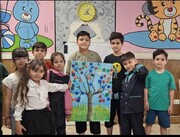 کودکان منطقه ۲ با مواد دور ریختنی  «درخت طبیعت» ساختند