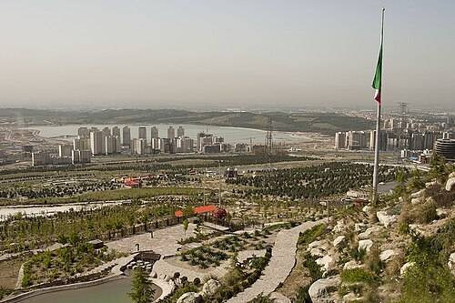 ارتقای زیرساخت‌های آبیاری در بوستان آبشار تهران/ تکمیل عملیات لوله‌کشی ۷۰۰ متری
