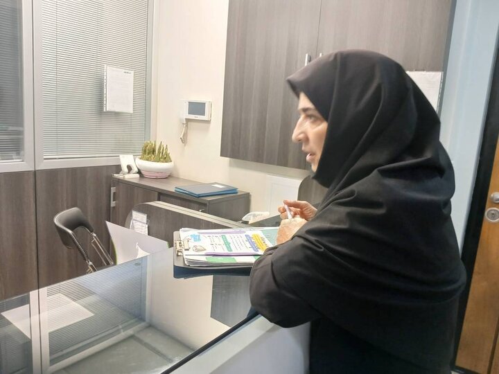 مراجعه آموزشگران مدیریت پسماند به مراکز اداری منطقه ۶