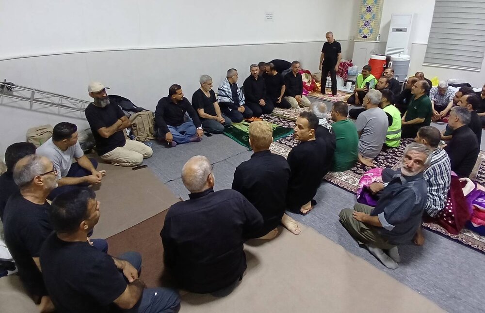 مرتضوی از روند خدمت‌رسانی جهادگران منطقه ۱۳ در عمودهای ۱ تا ۵۰۰ به زائران اربعین بازدید کرد