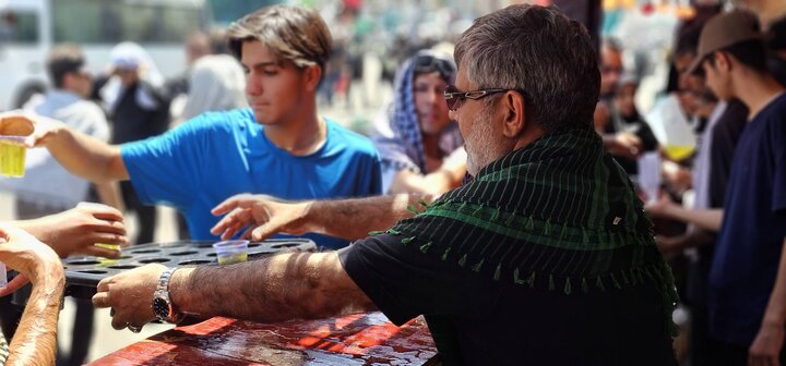 حضور شهردار منطقه ۴ در نجف اشرف/ تداوم خدمت رسانی شبانه روزی به زائران اربعین