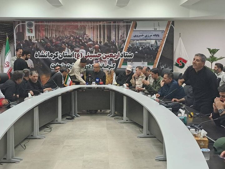 تداوم خدمات‌رسانی جهادگران منطقه ۲۲ در پایانه مرزی خسروی تا زمان بازگشت کامل زائران اربعین