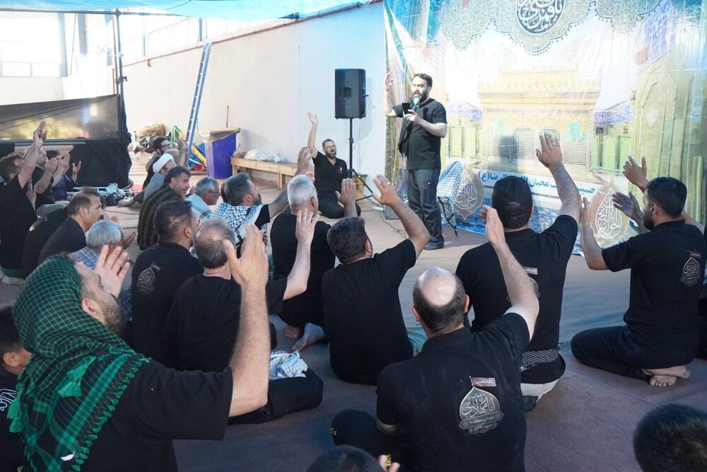 روایت خدمت منطقه ۱۰ در مسیر اربعین ذیل پرچم خونخواهی رهبر شهید