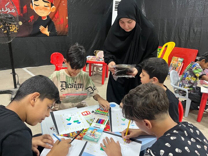 ترویج فرهنگ عاشورایی بین کودکان و نوجوانان با فعالیت حسینیه کودک در موکب محبان‌الرضا(ع)