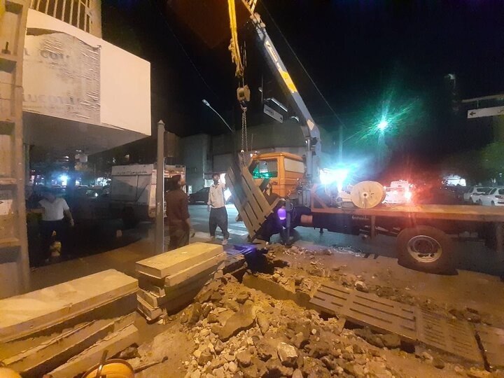 معبر هاشمی ایمن‌تر شد؛ جمع‌آوری پل فلزی و نصب سنگدال در منطقه ۱۰