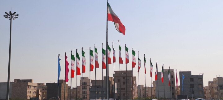 آذین‌بندی معابر منطقه ۱۷ همزمان با آغاز ماه ربیع‌الاول