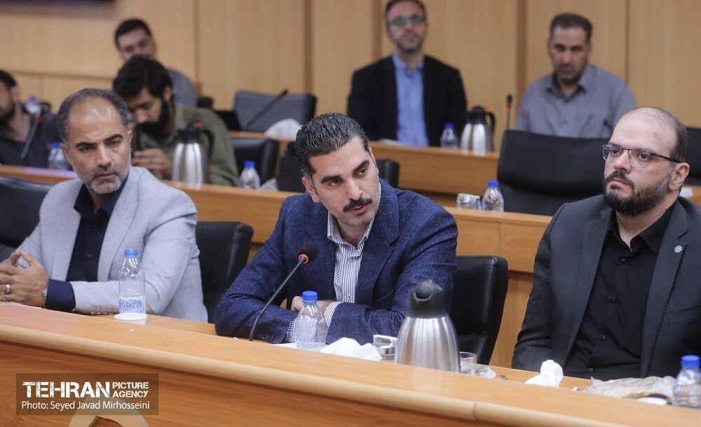 نشست رئیس شورای اطلاع‌رسانی دولت با شهردار تهران