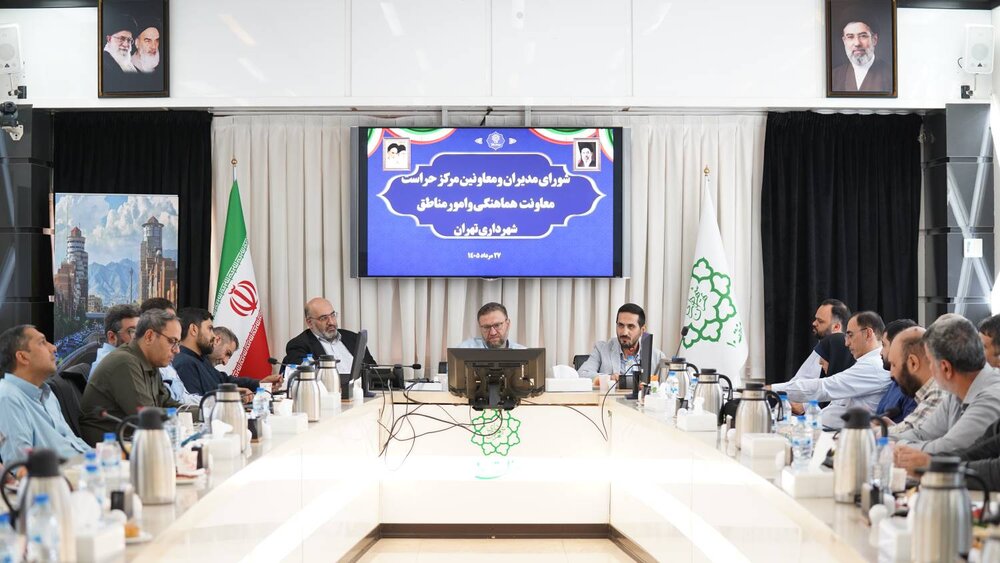 اخ‌الصنایع: هم‌افزایی مدیریت شهری، پشتوانه استمرار خدمت‌رسانی در منطقه ۱۰ است