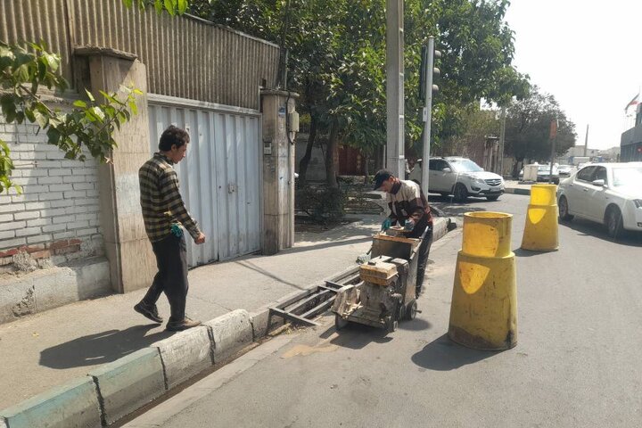 خیابان خوش‌قدم ساماندهی شد؛ اجرای ۷۰ متر نهر روسی در ناحیه یک منطقه ۱۷