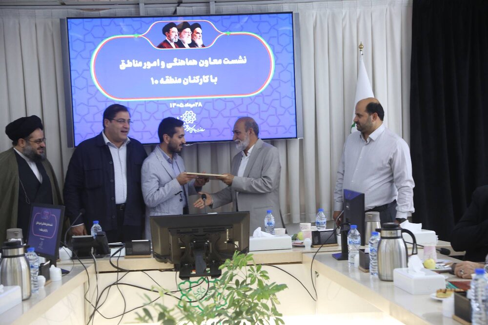 خدمت‌رسانی به مردم باید با نگاه راهبردی و روایت دستاوردهای مدیریت شهری همراه باشد