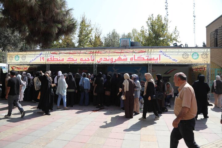 برپایی ایستگاه شهروندی ویژه خانواده‌های داوطلبان کنکور سراسری در منطقه ۱۹