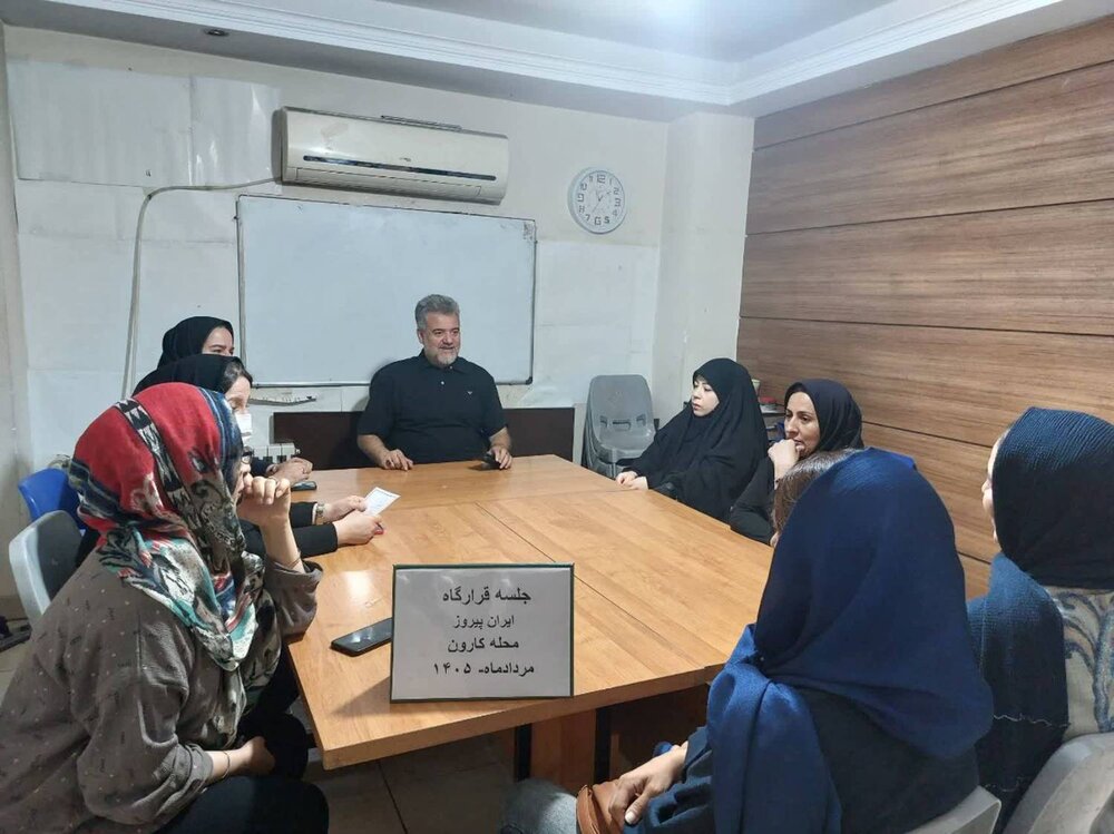 برگزاری نشست‌های قرارگاه «ایران پیروز» و تعلیم و تربیت در منطقه ۱۰