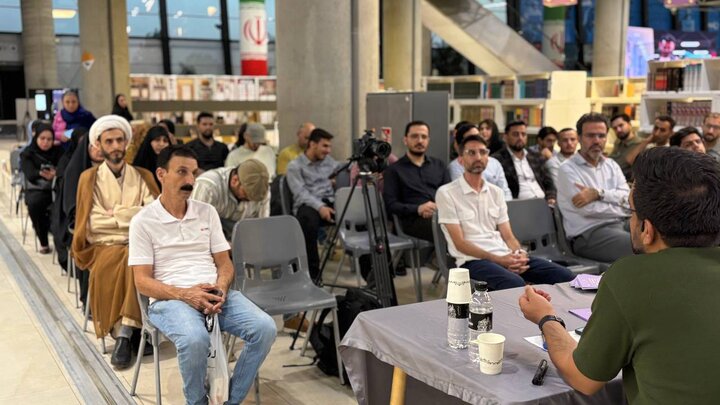 لایک و کامنت معیار موفقیت ادبی نیست/ پخش‌کنندگان تمایلی به توزیع کتاب‌های شعر ندارند