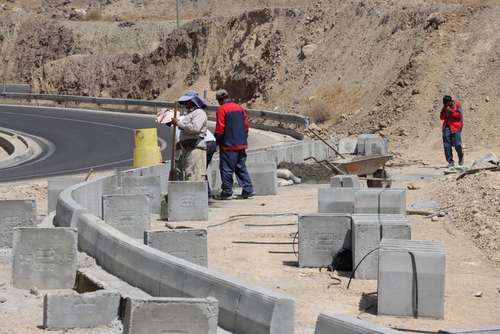 مرمت ۷۴۰۰ متر انهار و جدول معابر منطقه ۲۲