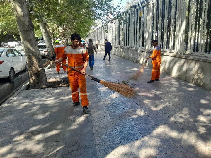 اجرای طرح نظافت و پاکسازی محور برگزاری مراسم ولادت حضرت رسول اکرم(ص) به مدت ۴ شبانه‌روز