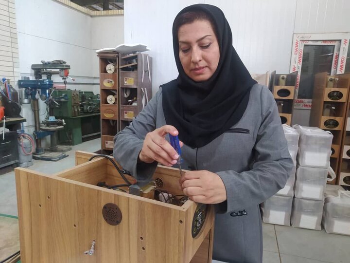  آغاز طرح تسهیل دریافت مجوز مشاغل خانگی برای بانوان کارآفرین منطقه ۸ 
