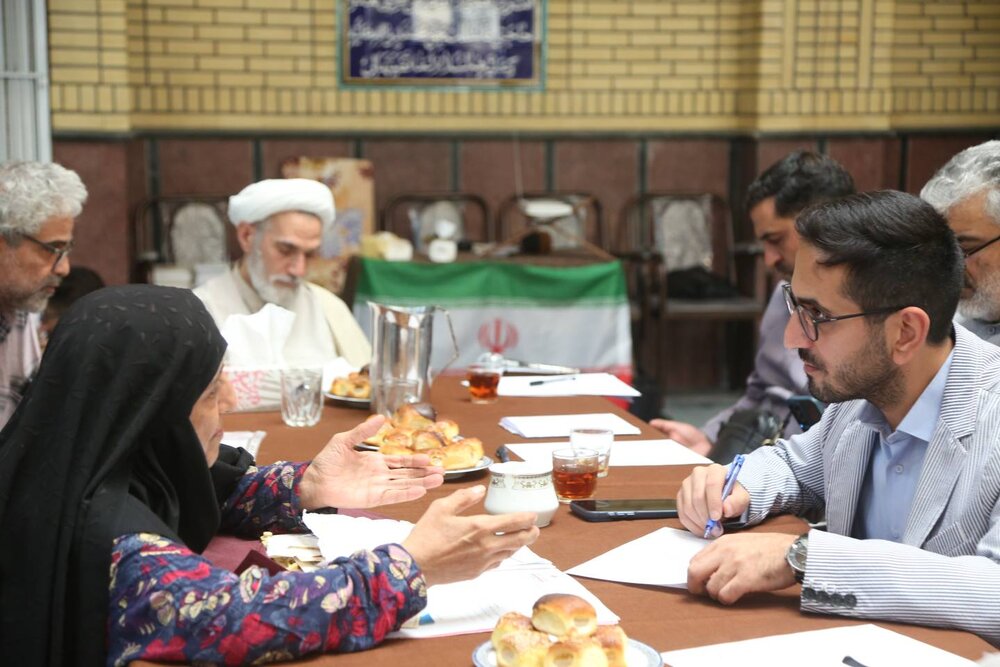 ۳۱۳مین ملاقات مردمی شهردار منطقه ۱۰ در محله زنجان برگزار شد