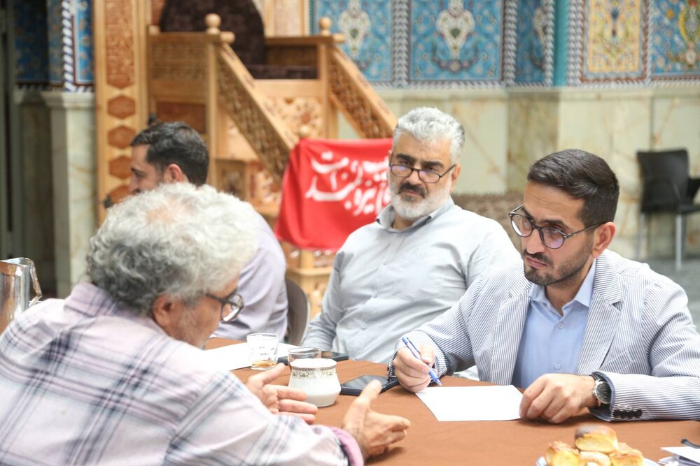 ۳۱۳مین ملاقات مردمی شهردار منطقه ۱۰ در محله زنجان برگزار شد