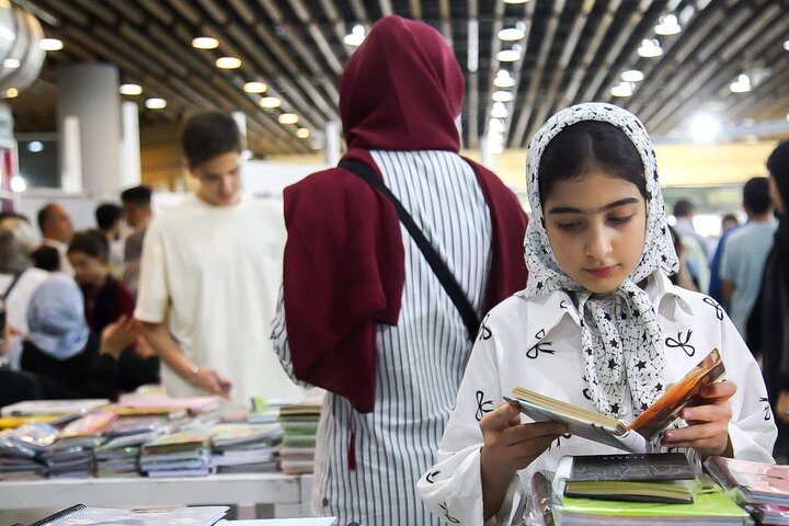استقبال شهروندان از بیست‌وچهارمین نمایشگاه «زنان و تولید ملی»
