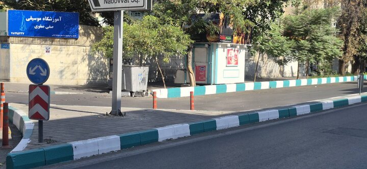  رنگ‌آمیزی ۲۵۰۰ مترمربع از عناصر شهری و ۷ هزار متر طول جداول در منطقه ۸ 