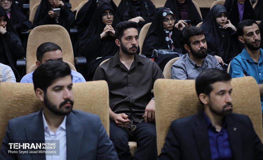 نشست مسئولین بسیج دانشجویی با شهردار تهران