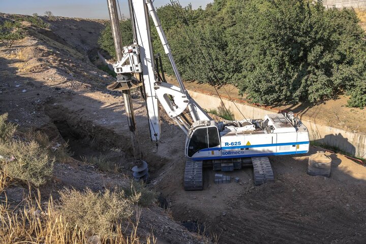 ساماندهی تردد خودروهای سوخت‌رسان با احداث پل دسترسی به انبار نفت
