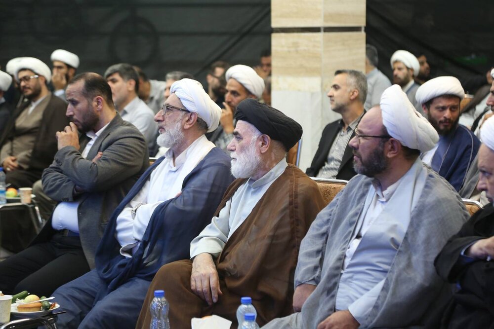 اخ‌الصنایع در پنجمین نشست فصلی ائمه جماعات منطقه ۱۰ :توسعه زیرساخت مساجد و اجرای پروژه‌های جدید در منطقه ۱۰ شتاب می‌گیرد
