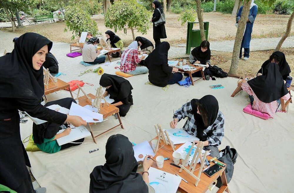 اجرای طرح تابستان سبز در منطقه 10؛ هنر و رنگ  روای محیط زیست شد