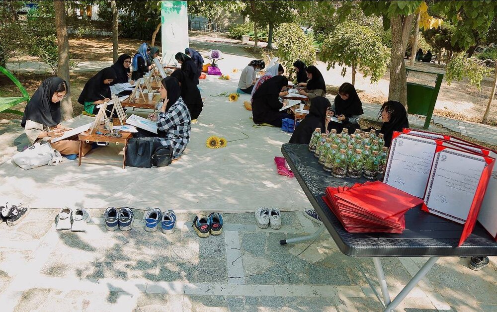 اجرای طرح تابستان سبز در منطقه 10؛ هنر و رنگ روای محیط زیست شد