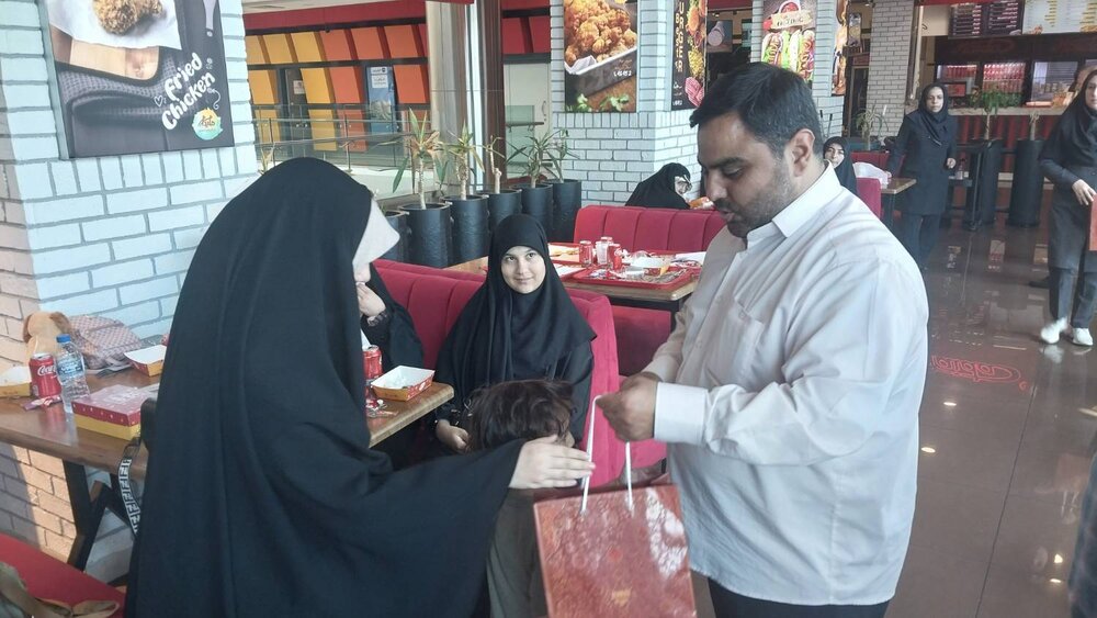 برگزاری برنامه تکریمی ویژه فرزندان معظم شهدا در آستانه سال تحصیلی جدید