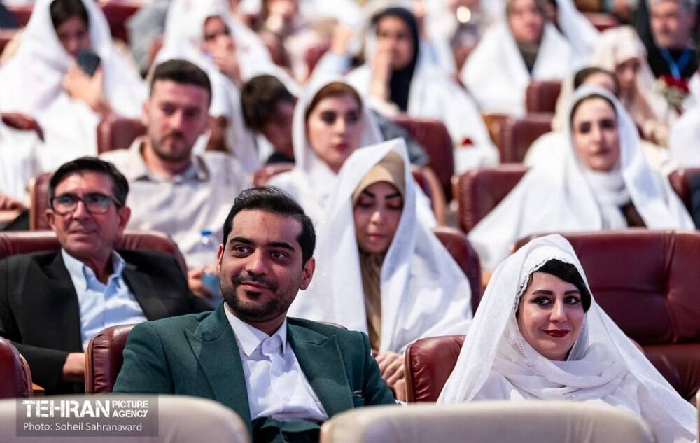 جشن عروسی ویژه در برج میلاد/ مراسم «دلآرام شهر» چگونه برگزار شد؟