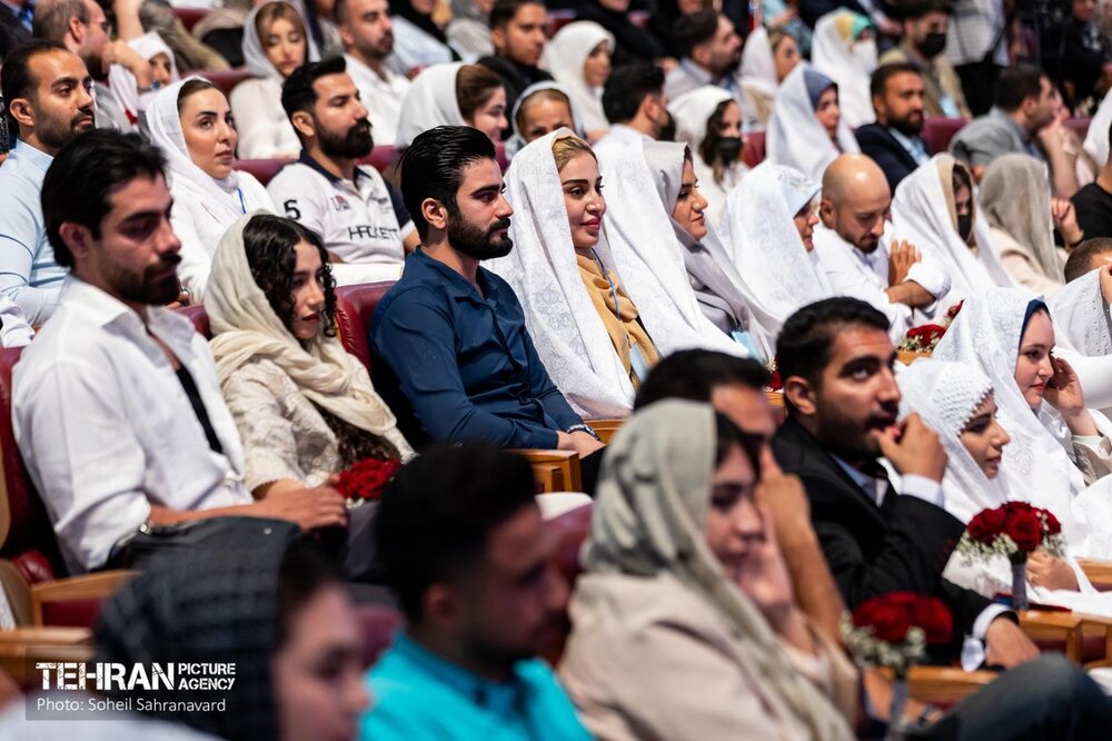 جشن ازدواج ۱۱۰ زوج جوان تهرانی