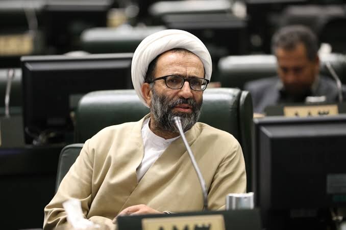 شهرداری تهران با رایگان کردن حمل‌ونقل عمومی کار بزرگی کرد