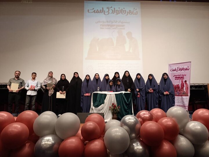 از «کانون دختران نور» تا توسعه مراکز کوثر؛ تشریح برنامه‌های اداره زنان و خانواده منطقه ۱۷ برای توانمندسازی و حمایت از بانوان