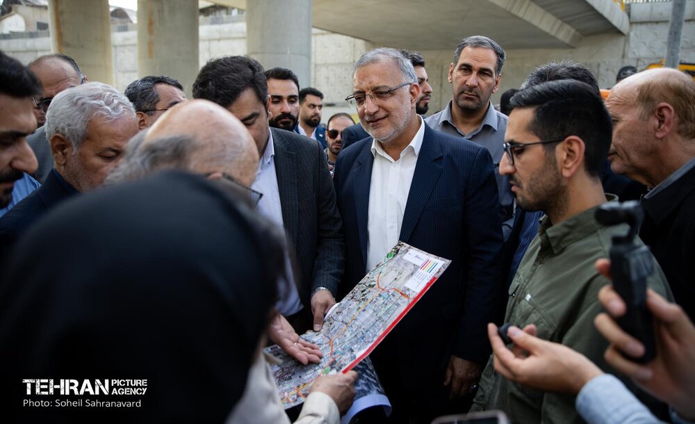 نفس تازه تهران از دل پادگان جی/ ماجرای پیاده‌روی نیم ساعته شهردار تهران در بزرگراه یادگار امام(ره)